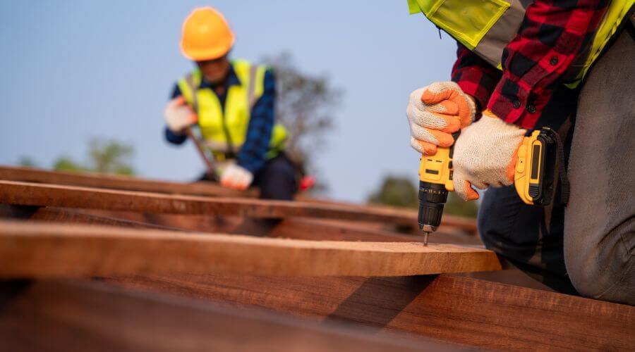 Expert Emergency Roof Repairs services in Mechanicsburg, IL
